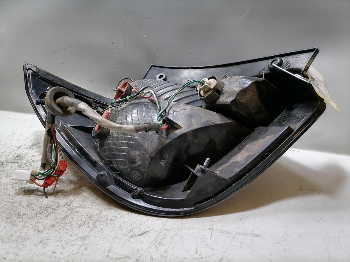 Kia Rio 2 JB original R&uuml;cklicht R&uuml;ckleuchte Schlussleuchte rechts Flie&szlig;heck Bj.2005